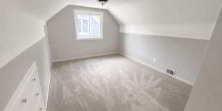 Move-In Ready 3BR Bungalow | Fenced Backyard, Garage & Great Warren Location, AVAILABLE NOW! Gallery 13