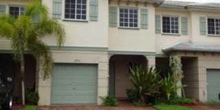 Large Townhouse with Garage Gallery 1