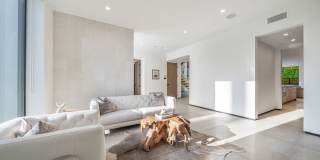 200 N DOHENY Dr Gallery 27