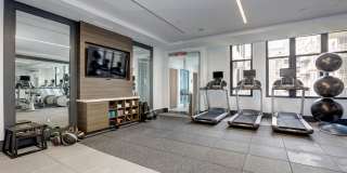 Solaire 7077 Woodmont Gallery 7