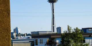 Furnished 2 bedroom Condo with view of Lake Union Gallery 22