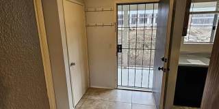 Upstairs 1-Bedroom in Central Location! Gallery 1