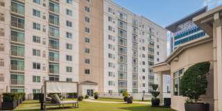The Cosmopolitan Apartments Gallery 19