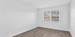 1564 SE Royal Green Circle Gallery 13