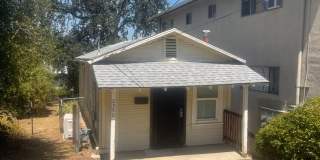 1 BED 1 BATH HOUSE NEAR DOWNTOWN Gallery 1