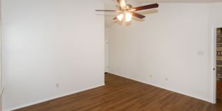 Charming 3/2 in South Austin at 290 and the Y in Oak Hill Charming 3/2 in South Austin at 290 and the Y in Oak Hill Gallery 21