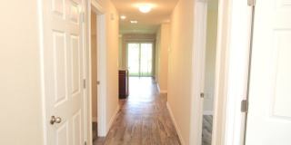 Roomy 3 Bed 2 Bath Duplex Home for Rent w Lawn Cutting Included! Gallery 7