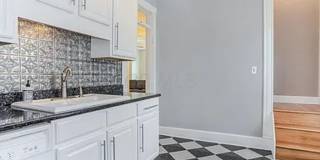 Stunning Victorian Duplex for Rent Gallery 8