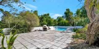ALL THE CHARM! - Siesta Key 1+ acre on the Bay - 3 bed/ 2 bath pool home Gallery 41