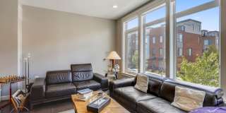 GREAT LOCATION!! Stunning 3BD/3.5BA luxury 4-level townhouse! Gallery 12