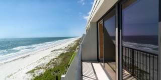 2100 OCEAN Drive Gallery 41