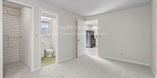 Lake Oswego Two Bedroom Home - New Updated Kitchen Coming Soon! Gallery 15