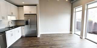 3833 N Broadway Gallery 160