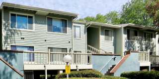 Charming condo in Fremont in a beautiful community – HUGE balcony! Gallery 1