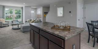 Room in 4 Bedroom Home at Bent Willow Dr Gallery 17