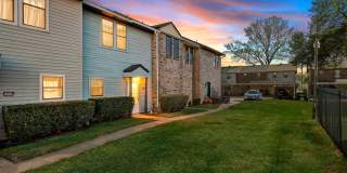 2 Bedroom 2.5 Bath 2 Car Carport - town house Gallery 36