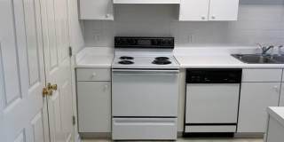 2 bedroom 2 bath condo. Second Floor $1350/month Gallery 3