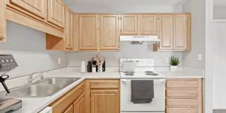 Maple Brook Apartments Gallery 16