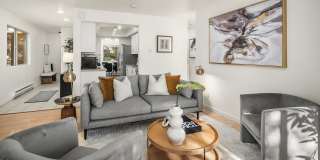 Bellevue Condo in Cherry Crest Vista with Updated Kitchen Gallery 6