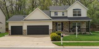 Spacious Home With Finished Basement And 3 Car Garage Spacious Home With Finished Basement And 3 Car Garage Gallery 1