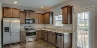Fairview Station - Beautiful 4 / 2.5 - FENCED! Gallery 6