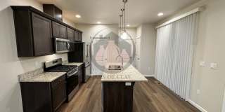 Adorable Dallas Townhome - Available Now!!! Gallery 3