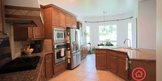 Elegant 3BD/2BA Home with Office Space in Bakersfield's Desirable 93312 — HOA Community, Gardener Included & Pets Welcome! Gallery 10