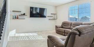 Beautiful Home in Windsor Gallery 11