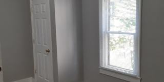 Nice 3BR/1BA house with Appliances Gallery 11