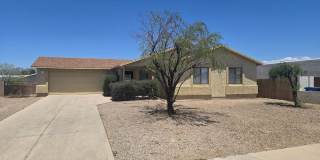 Perfectly Located 4/2 SFR Home Gallery 1