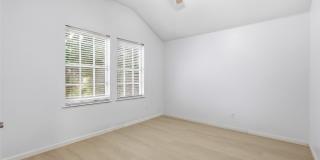 417 Niagara Falls Drive Gallery 28