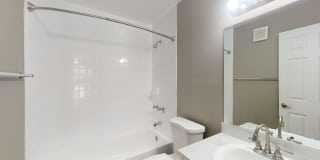 Seville Apartments. A Beautiful apartments is waiting for you to make it a Home. Great Specials Today! Gallery 13