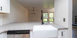 Beautiful Townhome in Central Colorado Springs! Gallery 7