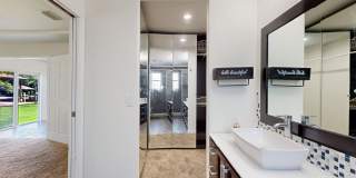 Waterfront Luxury Living – 4 Bed / 3 Bath – Over 2,600 Sq Ft Gallery 28