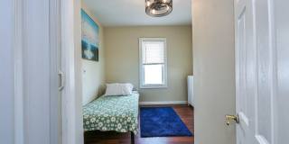 201 N Portland Ave Gallery 12