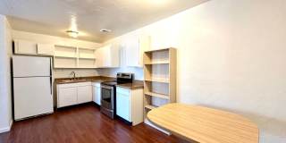 1 and 2 Bedrooms Great Location with Community Pool and Onsite Laundry! 1/2 of Mile from U of A Gallery 5