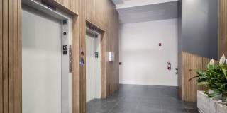 1025 Metro Gallery 10
