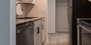 Newly Renovated 2 Bedroom Apartment Gallery 7