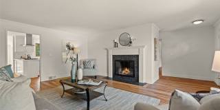 Spacious rambler-style 4 bed 2 bath house in Edmonds Spacious rambler-style 4 bed 2 bath house in Edmonds Gallery 3