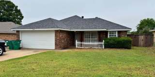 1112 Lisa Ln Gallery 1