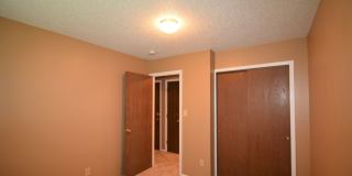 Townhome - 2 bedrooms, 1 bathroom & 1 car garage - NO A/C! NO PETS ALLOWED! Gallery 18
