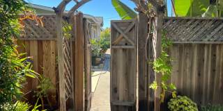 Charming 2 bdrm, 1 bath, + Bonus Room Gallery 5