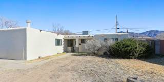 Roomy 3 Bedroom Home with a Fireplace Gallery 1