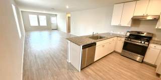 *MOVE IN SPECIAL* Comfortable Living with Open Kitchen & Fenced Yard! Gallery 3