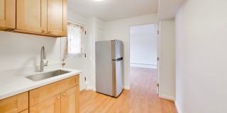 Bright Corner Home with Family Room, Yard & Laundry in Prime Sunset Location! Gallery 23