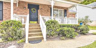 117 Southampton Court Gallery 1