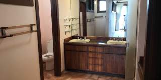 Waialae Iki, large family home 4 bedroom, 4 baths, 2 car garage Gallery 9