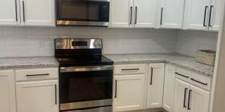 Knoxville 37918 - 2 bedroom, 2.5 bath Townhome - Contact Lisa Vineyard & Shannon Russell (865) 216-9334 Gallery 9