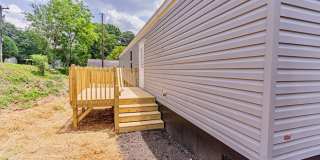 923 W. Lee Road Gallery 1