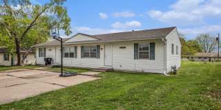 Beautiful 2BR/1BA Duplex in Independence! Gallery 1